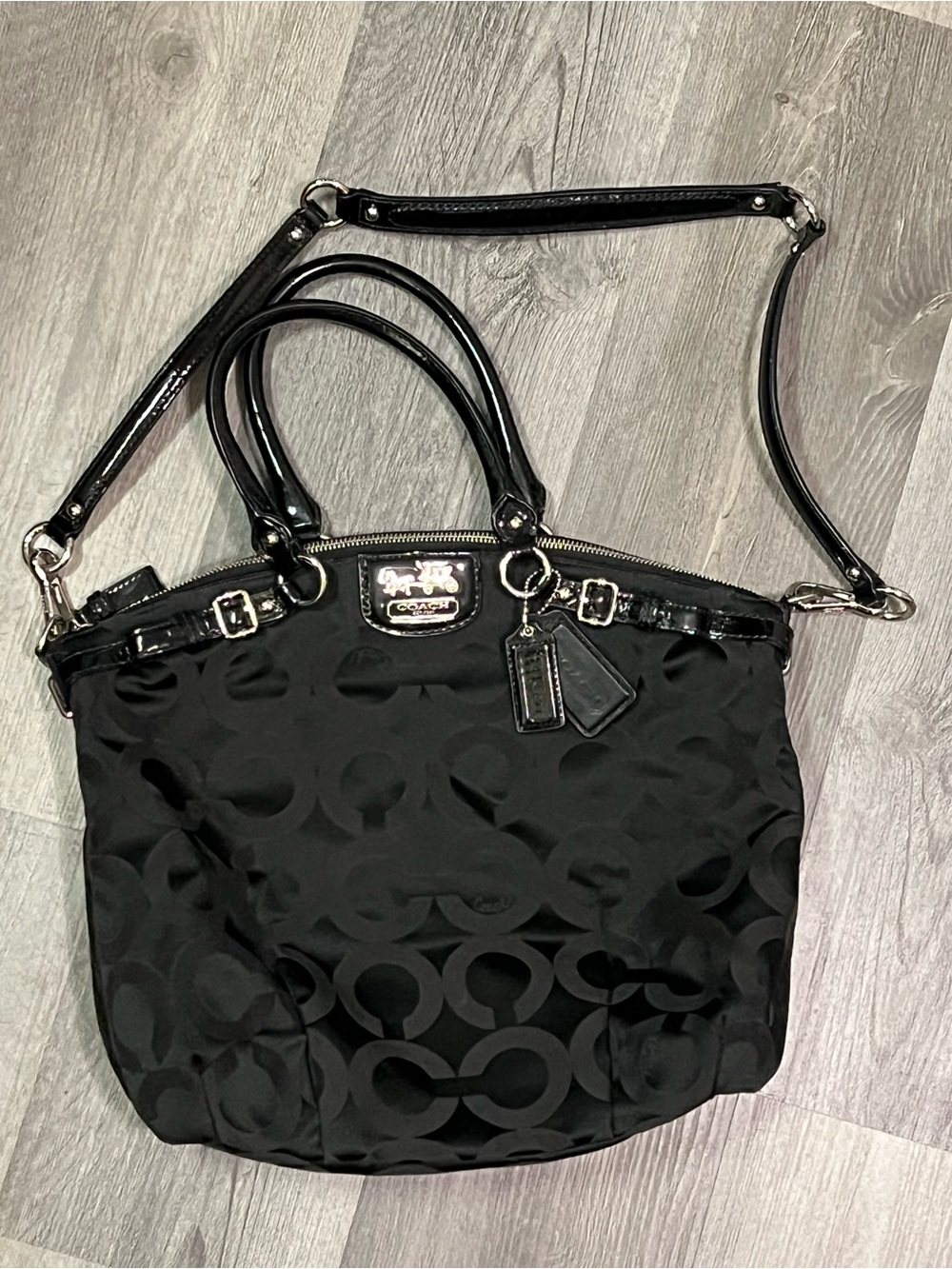 Coach Madison Op Art Lindsey Satchel Bag Black Signature 2011 Purse 18649